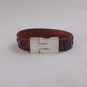 Leighelena Bracelet Crocodile Leather Silver Metal Jigsaw Closure Cuff